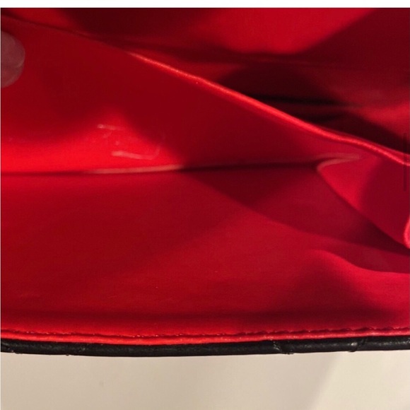 Vintage black quilted leather cc bag with red lining and chain strap - Picture 6 of 13